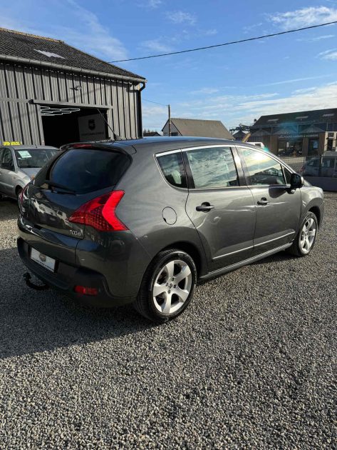 PEUGEOT 3008 1.6 HDi 110 PACK