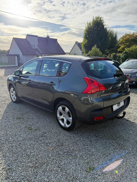 PEUGEOT 3008 1.6 HDi 110 PACK