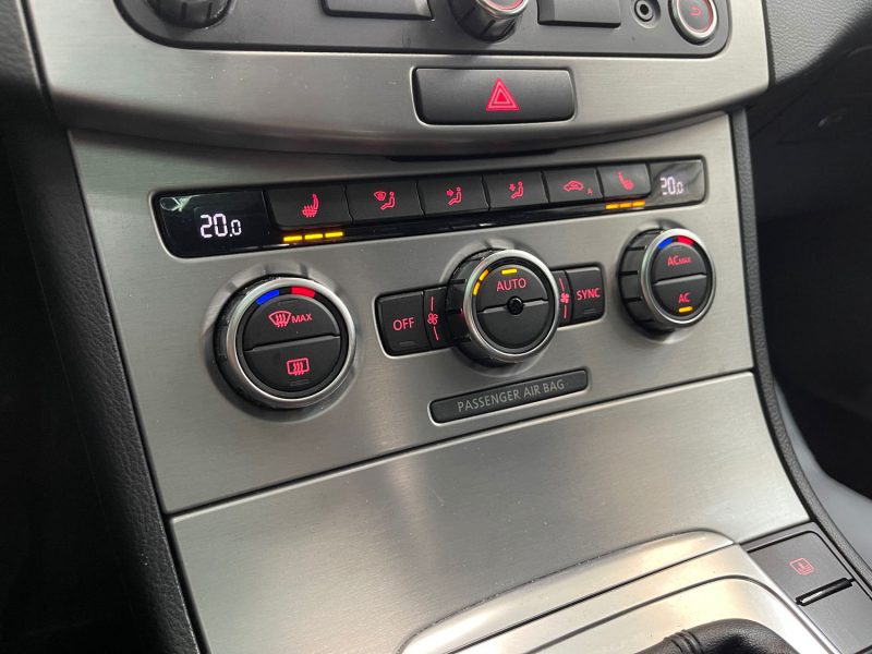 VOLKSWAGEN PASSAT CC GARANTIE 12 MOIS 2.0 TDI 140ch BLUEMOTION TECHNOLOGY CARAT EDITION FULL DSG6 