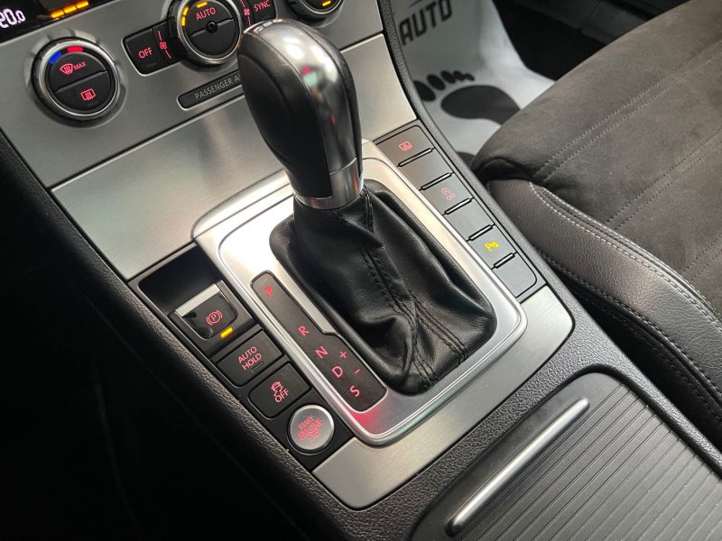 VOLKSWAGEN PASSAT CC GARANTIE 12 MOIS 2.0 TDI 140ch BLUEMOTION TECHNOLOGY CARAT EDITION FULL DSG6 
