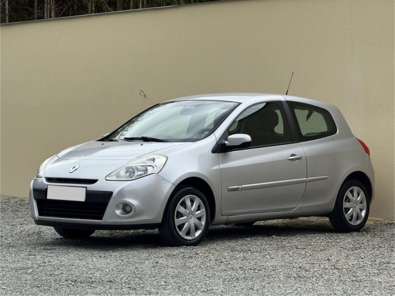 RENAULT CLIO III 1.2 16v 75CV Zen 2013 176 000KM