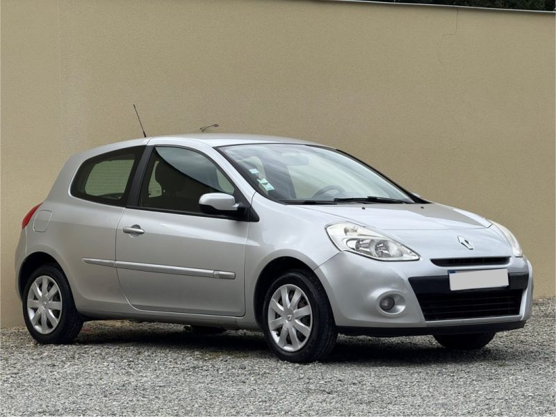 RENAULT CLIO III 1.2 16v 75CV Zen 2013 176 000KM