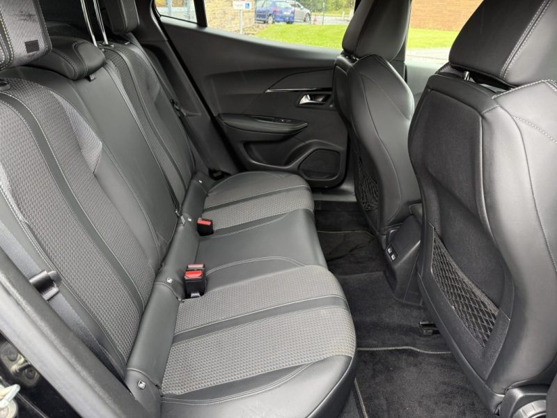 PEUGEOT 2008 GT 1.2 Puretech 130 EAT8  CARPLAY / SIEGES CHAUFFANTS