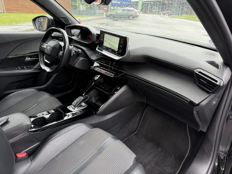 PEUGEOT 2008 GT 1.2 Puretech 130 EAT8  CARPLAY / SIEGES CHAUFFANTS