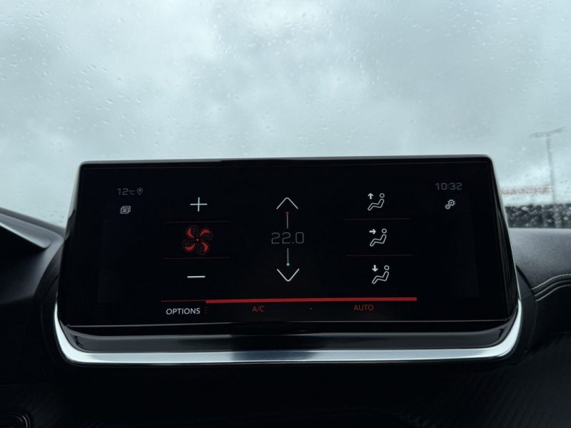 PEUGEOT 2008 GT 1.2 Puretech 130 EAT8  CARPLAY / SIEGES CHAUFFANTS