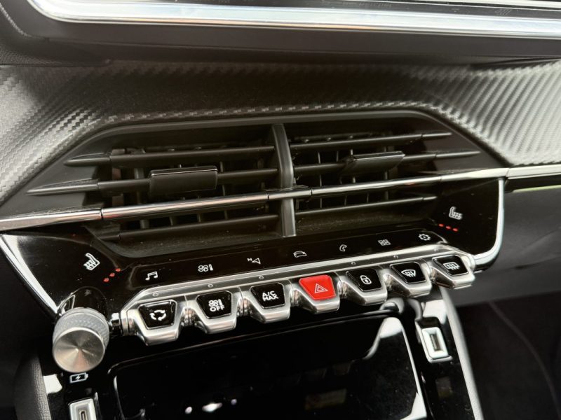 PEUGEOT 2008 GT 1.2 Puretech 130 EAT8  CARPLAY / SIEGES CHAUFFANTS