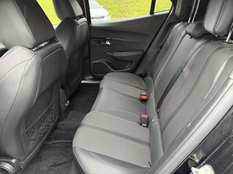 PEUGEOT 2008 GT 1.2 Puretech 130 EAT8  CARPLAY / SIEGES CHAUFFANTS