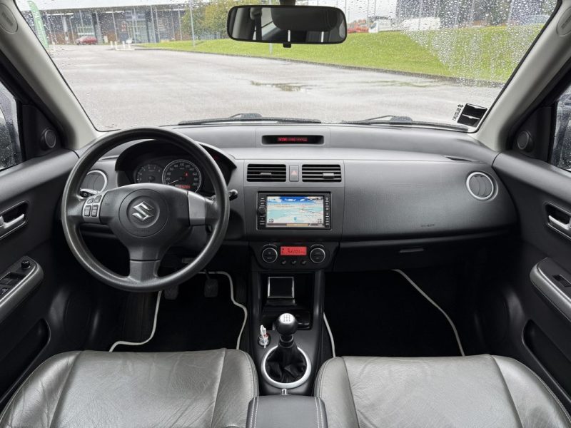SUZUKI SWIFT 1.3 VVT 95cv CUIR / CLIM AUTO