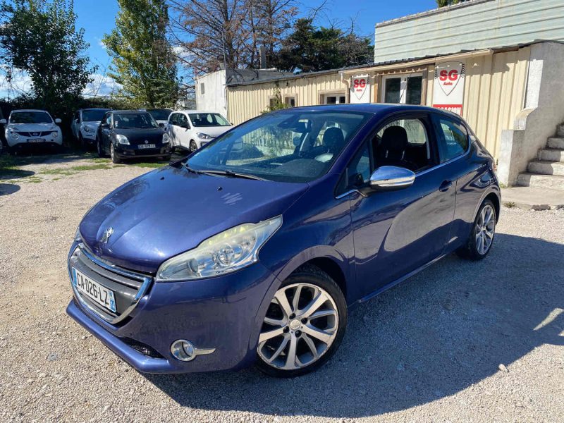 PEUGEOT 208 2012