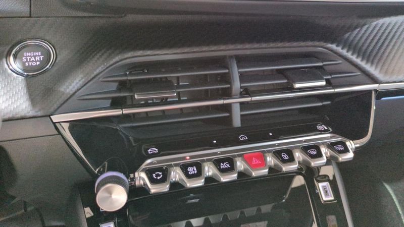 Peugeot 2008 Hybrid 145 e-dcs6 gt + jantes 18 + pack vision & navigation drive assist plus