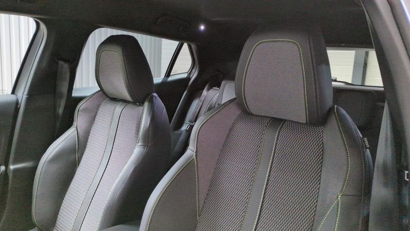 Peugeot 2008 Hybrid 145 e-dcs6 gt + jantes 18 + pack vision & navigation drive assist plus