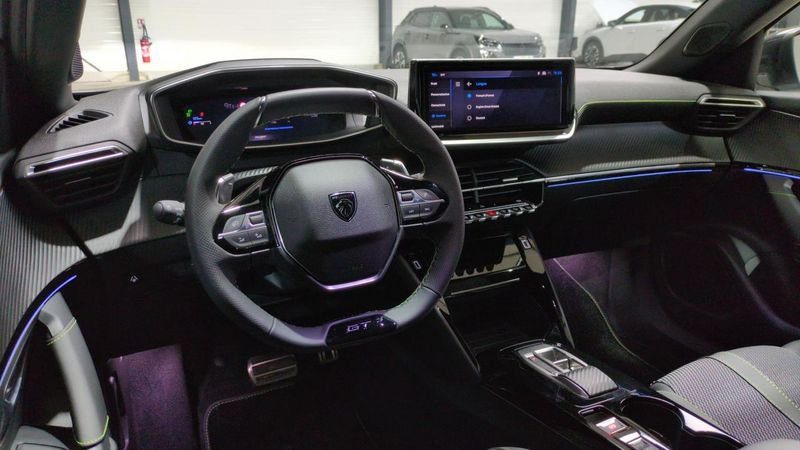 Peugeot 2008 Hybrid 145 e-dcs6 gt + jantes 18 + pack vision & navigation drive assist plus