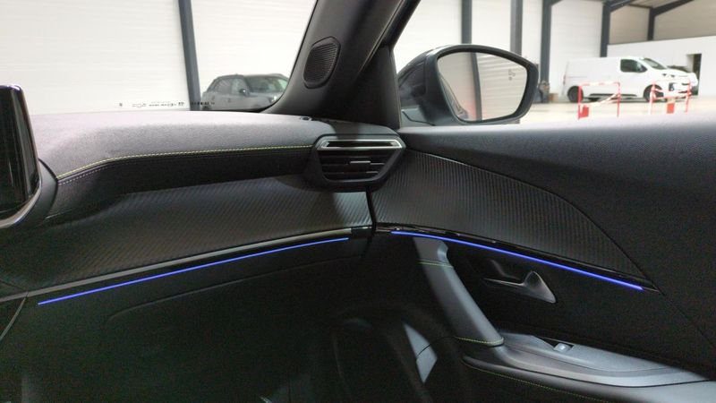Peugeot 2008 Hybrid 145 e-dcs6 gt + jantes 18 + pack vision & navigation drive assist plus