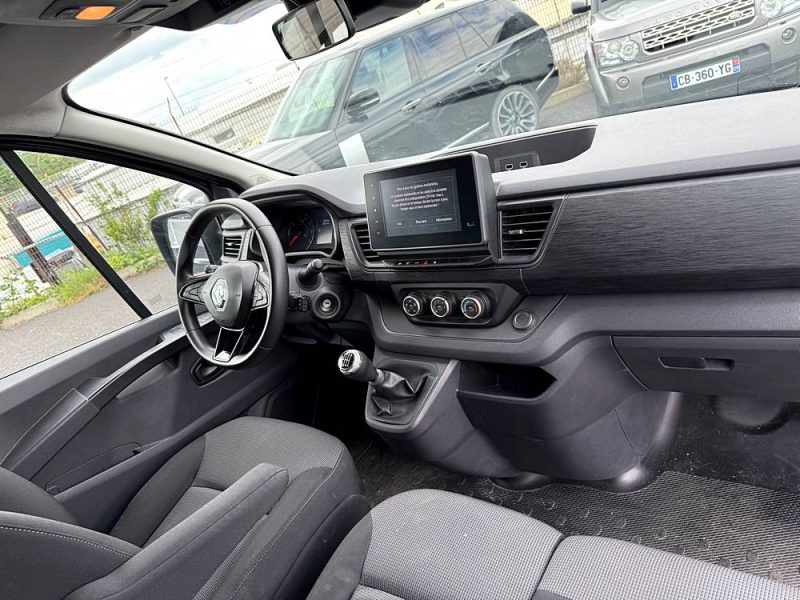 RENAULT TRAFIC 2.0 BLUE DCI 150cv 9 PLACES TVA RECUP
