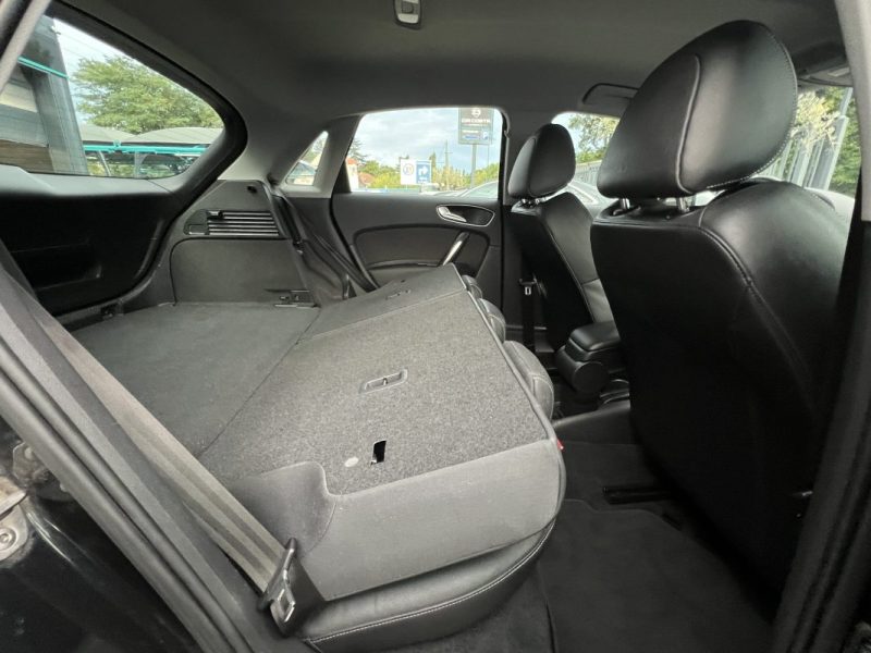 AUDI A1 SPORTBACK AMIBITION LUXE 1.4 TFSI 122 Cv BOITE AUTO CUIR 5 Pts CRIT AIR 1 - GARANTIE 1 AN