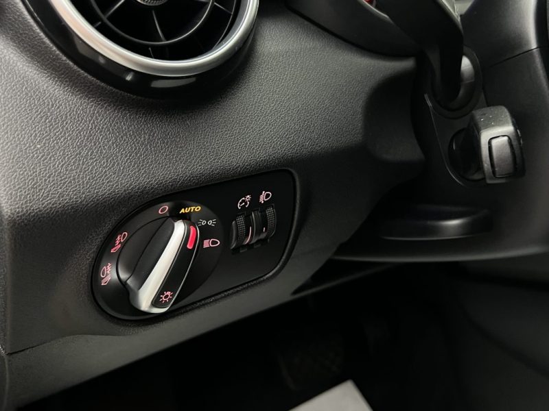 AUDI A1 SPORTBACK AMIBITION LUXE 1.4 TFSI 122 Cv BOITE AUTO CUIR 5 Pts CRIT AIR 1 - GARANTIE 1 AN