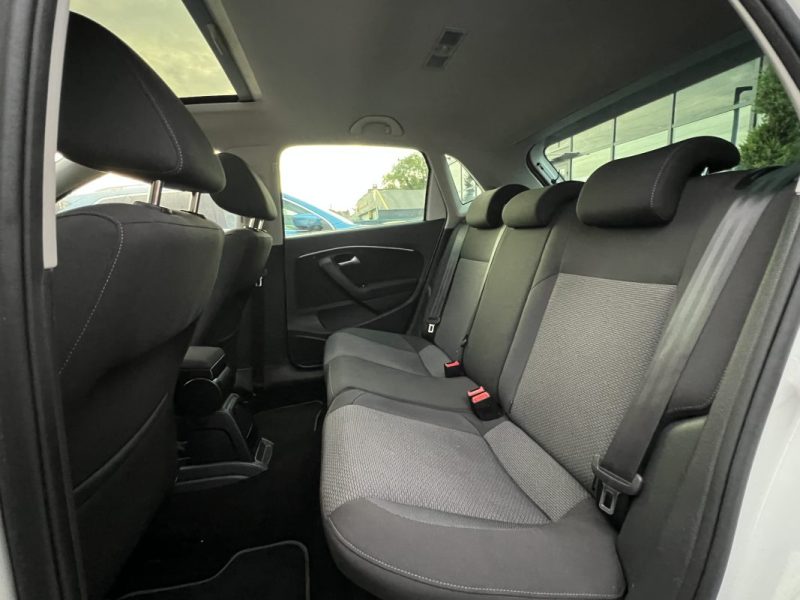 VOLKSWAGEN POLO 5 V PHASE 2 SPORTLINE 1.2 TSI 110 Cv 1ERE MAIN BOITE AUTO TOIT OUVRANT Garantie1an