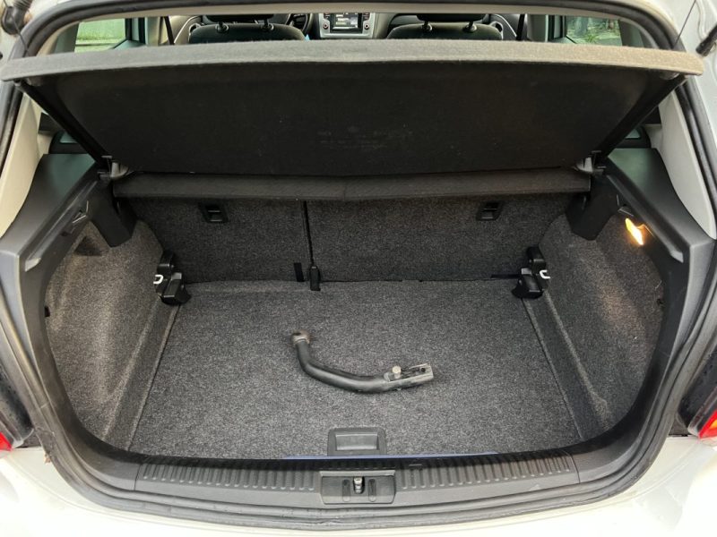 VOLKSWAGEN POLO 5 V PHASE 2 SPORTLINE 1.2 TSI 110 Cv 1ERE MAIN BOITE AUTO TOIT OUVRANT Garantie1an