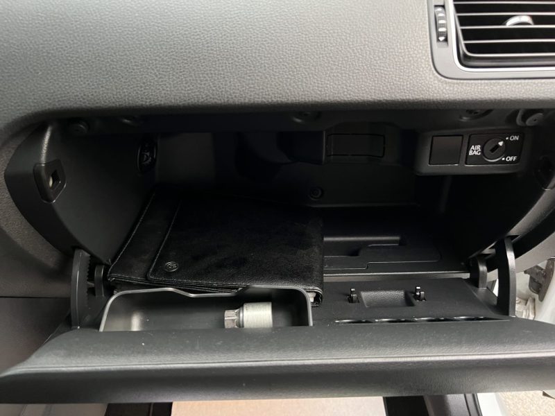 VOLKSWAGEN POLO 5 V PHASE 2 SPORTLINE 1.2 TSI 110 Cv 1ERE MAIN BOITE AUTO TOIT OUVRANT Garantie1an