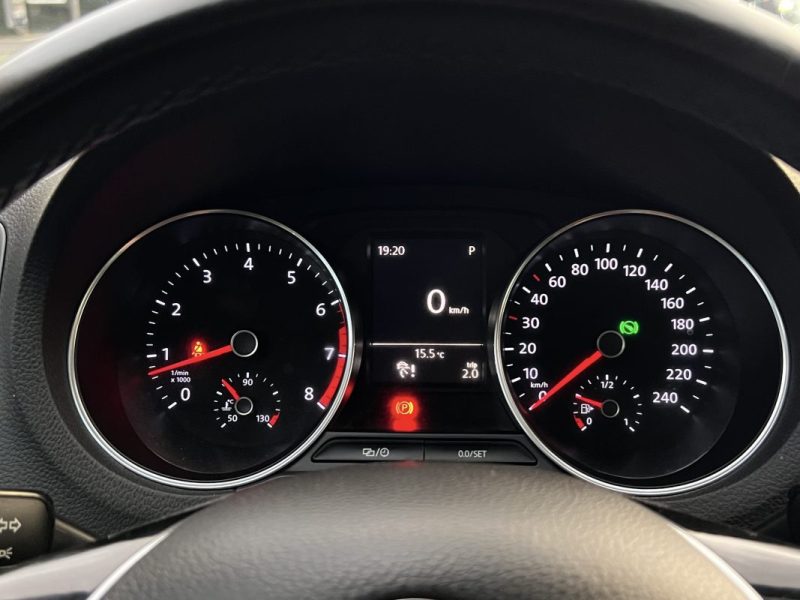 VOLKSWAGEN POLO 5 V PHASE 2 SPORTLINE 1.2 TSI 110 Cv 1ERE MAIN BOITE AUTO TOIT OUVRANT Garantie1an