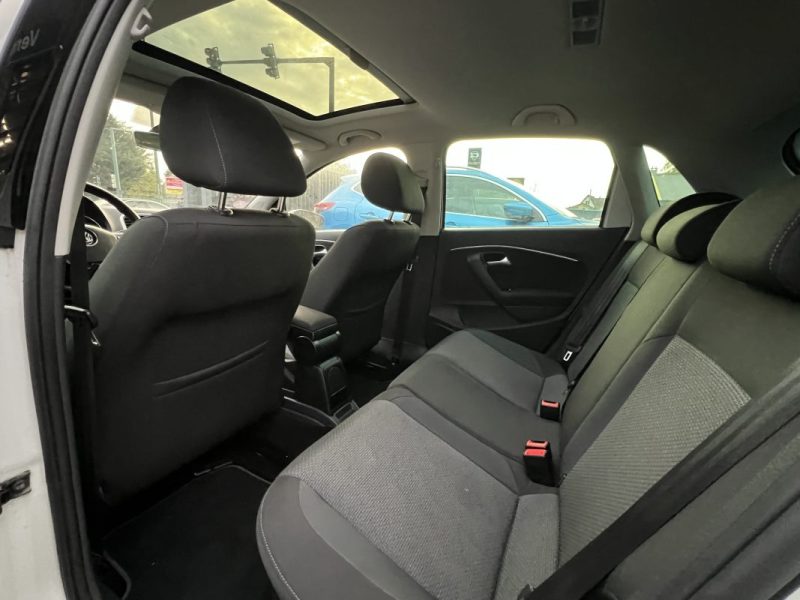 VOLKSWAGEN POLO 5 V PHASE 2 SPORTLINE 1.2 TSI 110 Cv 1ERE MAIN BOITE AUTO TOIT OUVRANT Garantie1an