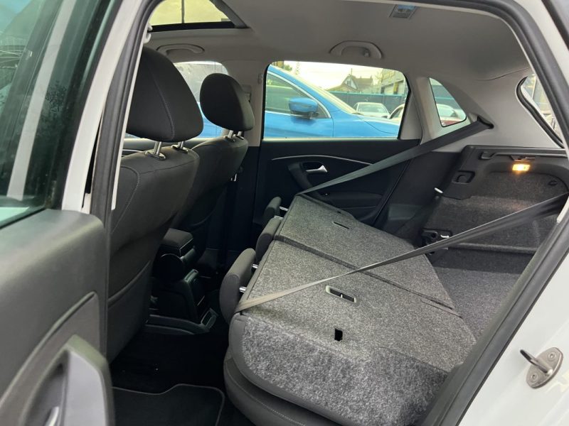 VOLKSWAGEN POLO 5 V PHASE 2 SPORTLINE 1.2 TSI 110 Cv 1ERE MAIN BOITE AUTO TOIT OUVRANT Garantie1an