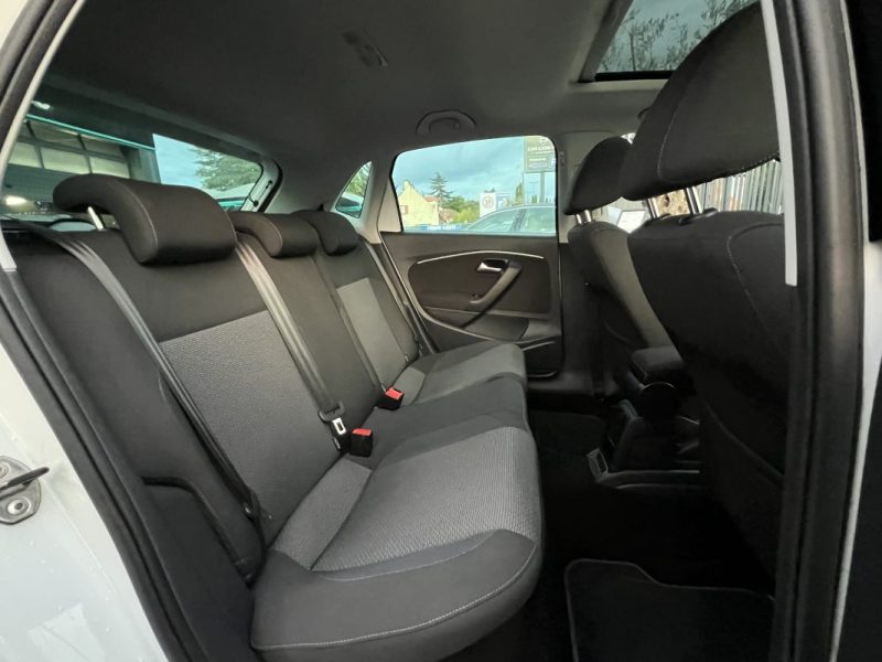 VOLKSWAGEN POLO 5 V PHASE 2 SPORTLINE 1.2 TSI 110 Cv 1ERE MAIN BOITE AUTO TOIT OUVRANT Garantie1an