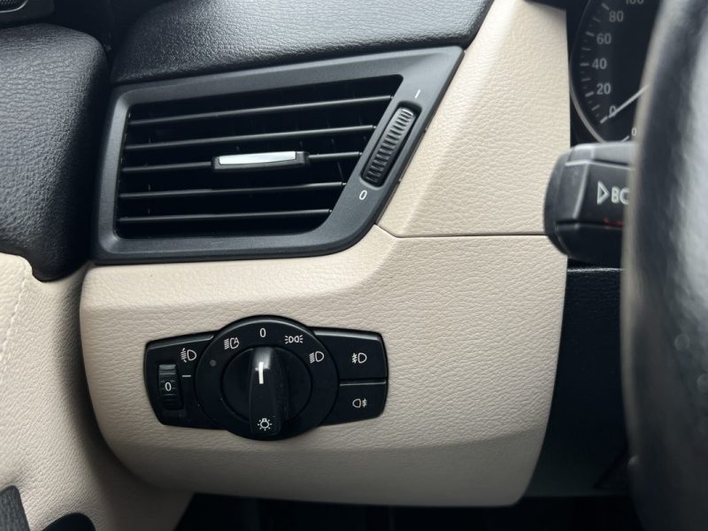 BMW X1 E84 XDRIVE 30i 3.0 6 CYLINDRES 258 Cv BOITE AUTO CUIR GPS CAMERA CRIT AIR 1 - GARANTIE 1 AN