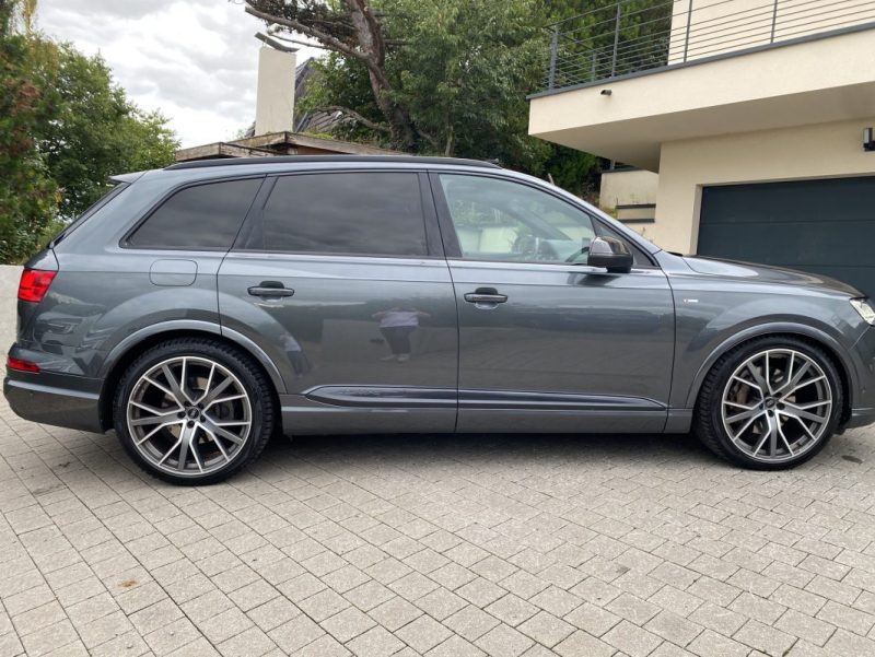 AUDI Q7 50 TDI S LINE V6 3.0 L TDI 286 ch Tiptronic Quattro 7 Places Full Options