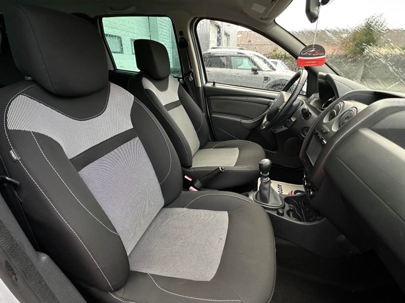 DACIA DUSTER 2016 GARANTIE 24 MOIS DUSTER 1.5 dCi 110ch Lauréate 4X2 Euro6 2016