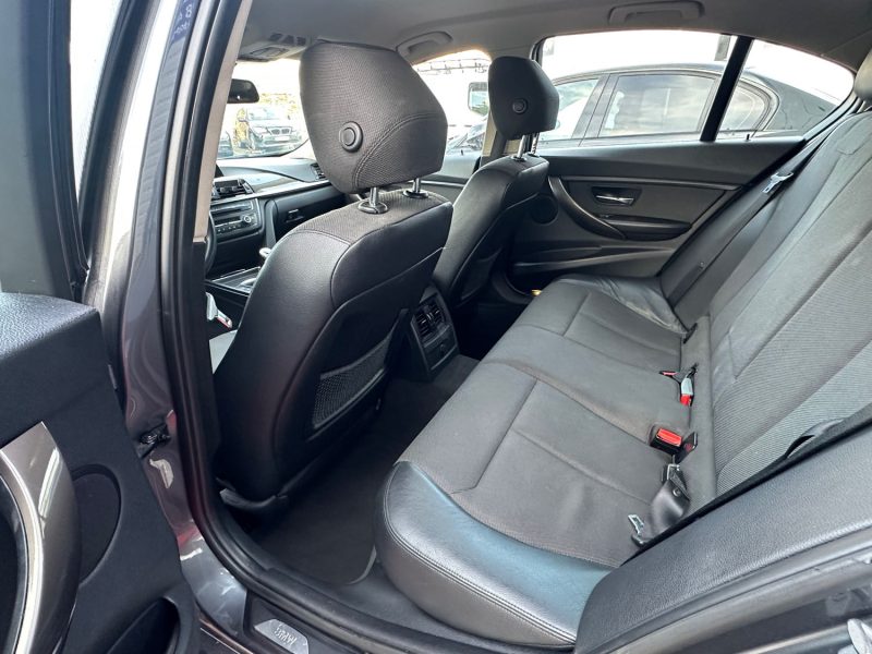 BMW 318d GARANTIE 24 MOIS SERIE 3 318d 143ch Modern 2013