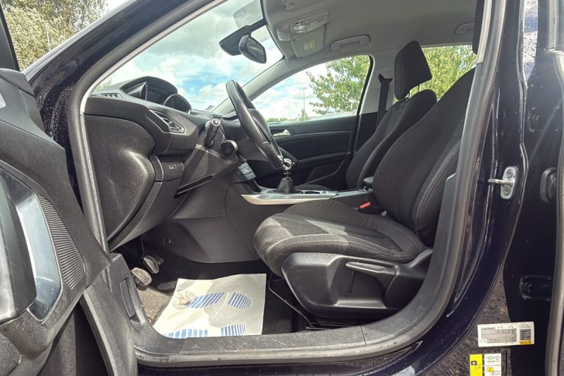 PEUGEOT 308 II 1.2i 130 Allure BVM6