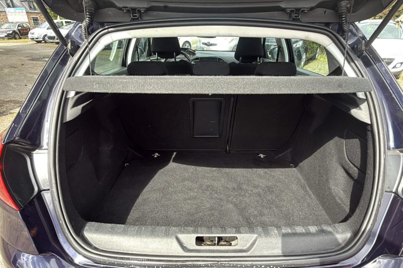 PEUGEOT 308 II 1.2i 130 Allure BVM6