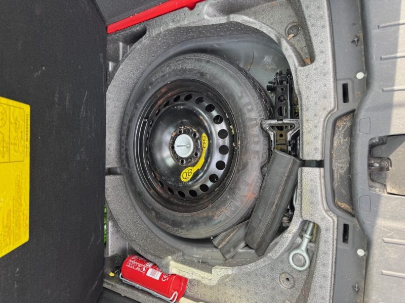 VOLVO  V50 1.6D 110CV 