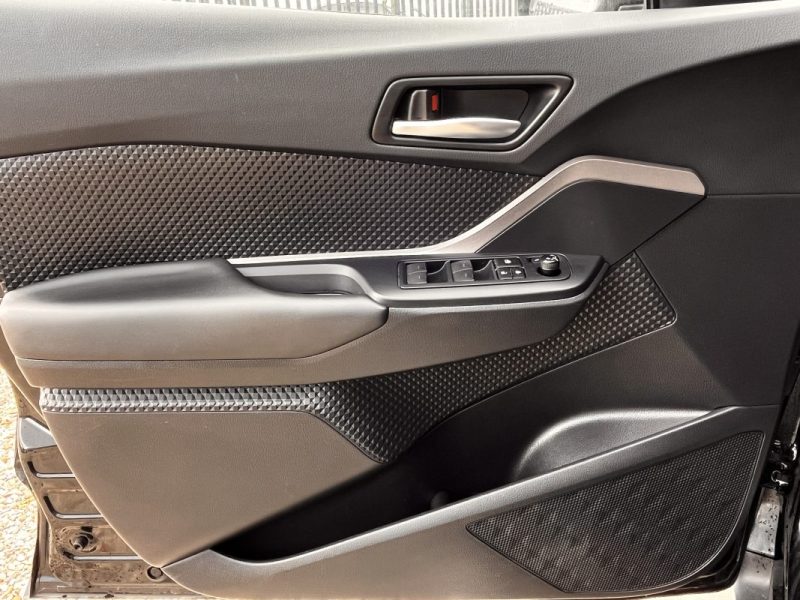 TOYOTA C-HR Tva Récupérable 1.8 Hybride 122ch Dynamic E-CVT 09/2023 Tva Récupérable