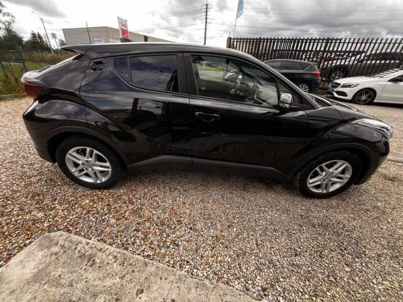TOYOTA C-HR Tva Récupérable 1.8 Hybride 122ch Dynamic E-CVT 09/2023 Tva Récupérable