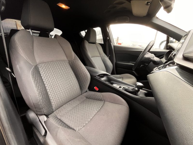 TOYOTA C-HR Tva Récupérable 1.8 Hybride 122ch Dynamic E-CVT 09/2023 Tva Récupérable