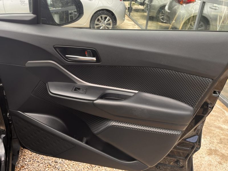 TOYOTA C-HR Tva Récupérable 1.8 Hybride 122ch Dynamic E-CVT 09/2023 Tva Récupérable