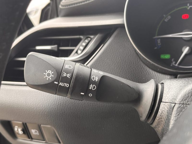 TOYOTA C-HR Tva Récupérable 1.8 Hybride 122ch Dynamic E-CVT 09/2023 Tva Récupérable