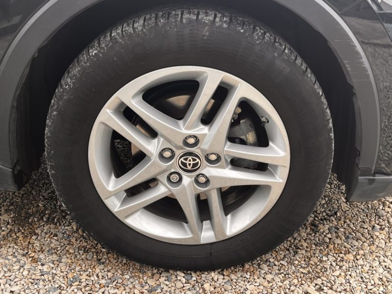 TOYOTA C-HR Tva Récupérable 1.8 Hybride 122ch Dynamic E-CVT 09/2023 Tva Récupérable