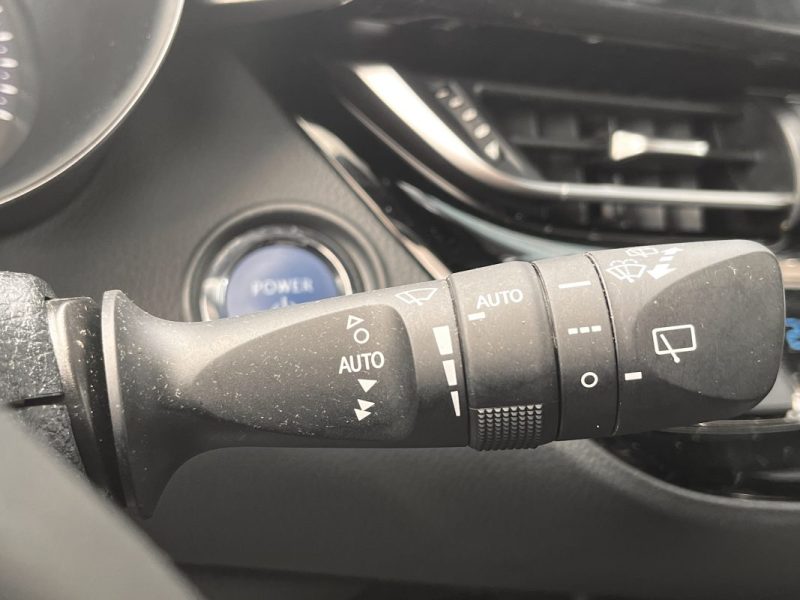 TOYOTA C-HR Tva Récupérable 1.8 Hybride 122ch Dynamic E-CVT 09/2023 Tva Récupérable