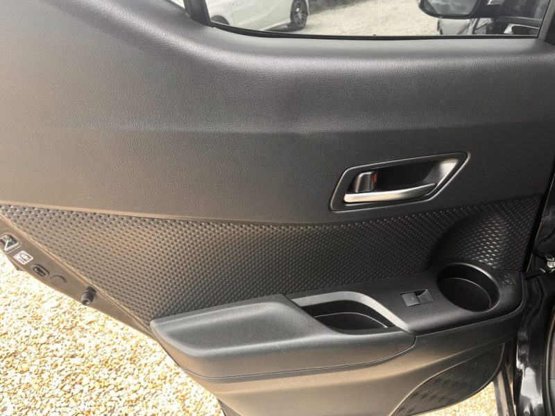 TOYOTA C-HR Tva Récupérable 1.8 Hybride 122ch Dynamic E-CVT 09/2023 Tva Récupérable