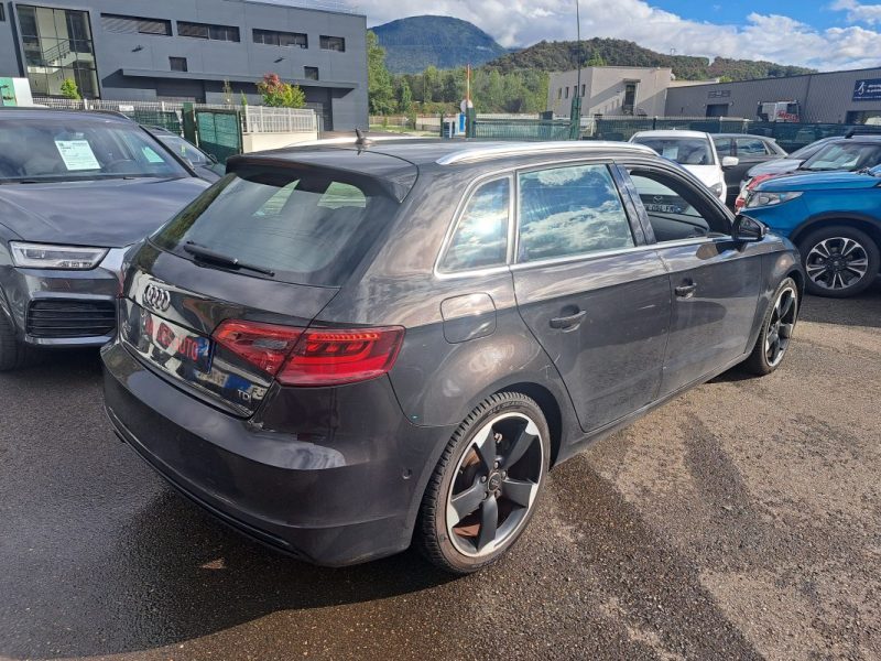 AUDI A3 SPORTBACK 1.6 TDI 105 CV Ambition Luxe Jantes Rotors Caméra De Recul GPS  2014