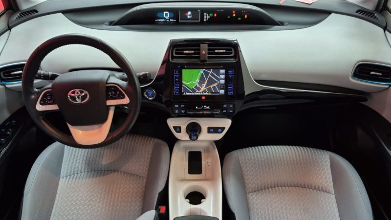 TOYOTA PRIUS BERLINE 122cv DYNAMIC BUSINESS/1 ERE MAIN/TVA RECUPERABLE