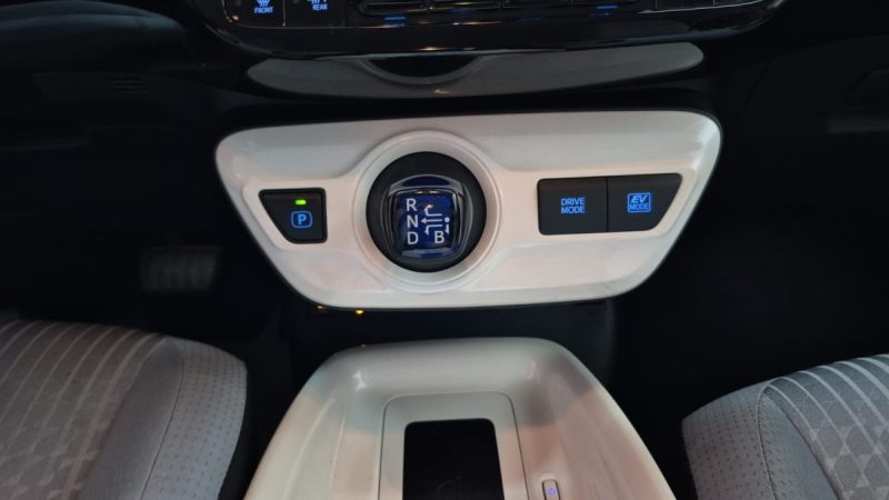 TOYOTA PRIUS BERLINE 122cv DYNAMIC BUSINESS/1 ERE MAIN/TVA RECUPERABLE