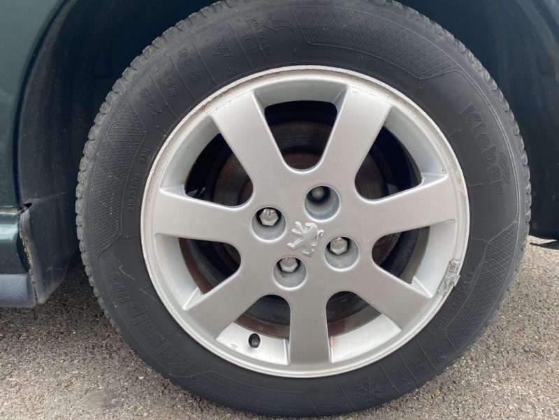 PEUGEOT 406 2.2 L HDI 136 ch Pininfarina