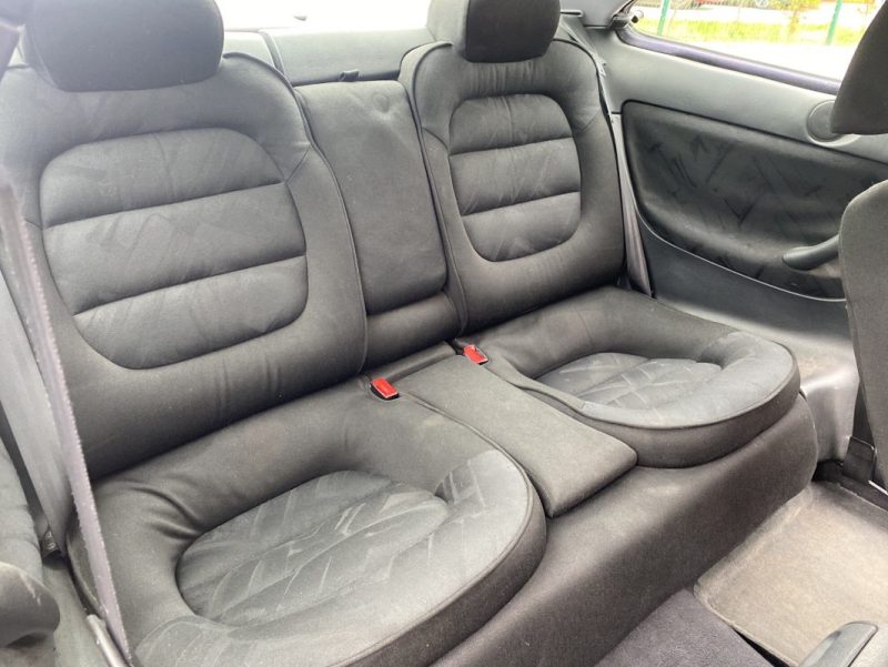 PEUGEOT 406 2.2 L HDI 136 ch Pininfarina