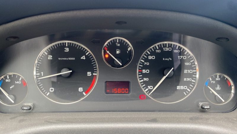 PEUGEOT 406 2.2 L HDI 136 ch Pininfarina