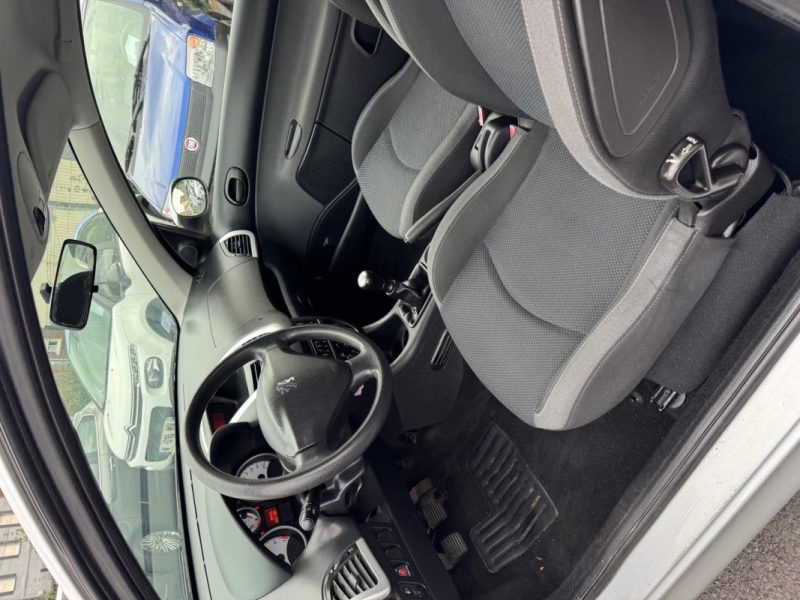 PEUGEOT  206+ 1.1I 60CV ET 4CV FISCAUX  2010