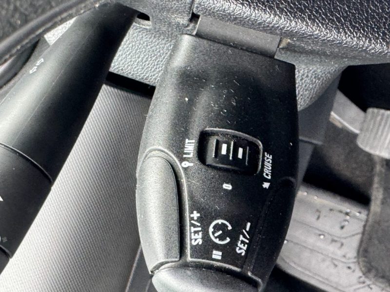 PEUGEOT  308  1.6 HDI 90CV ET 5 CV FISCAUX  2011